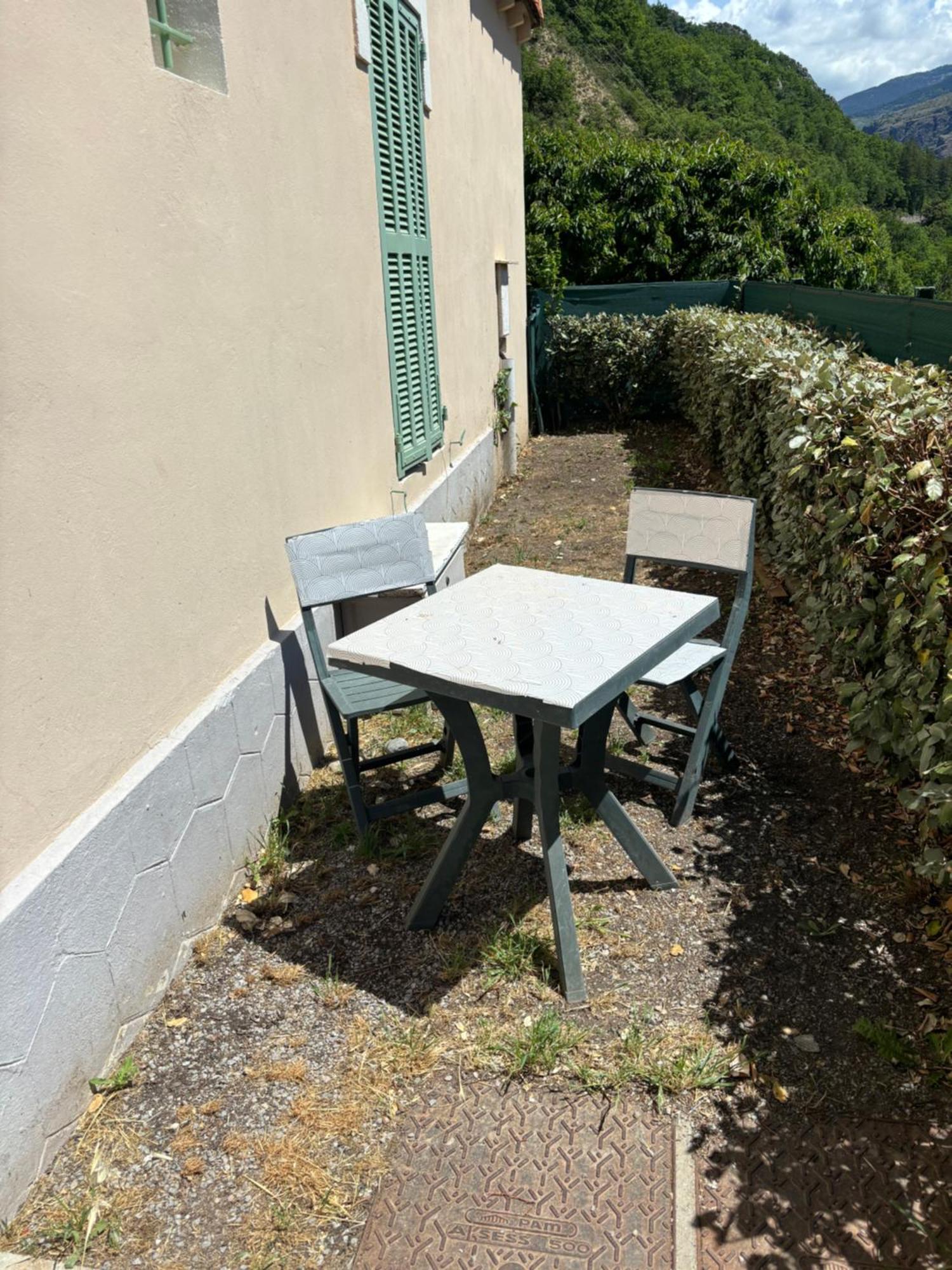 Gîte de la Fontaine Daluis Extérieur photo