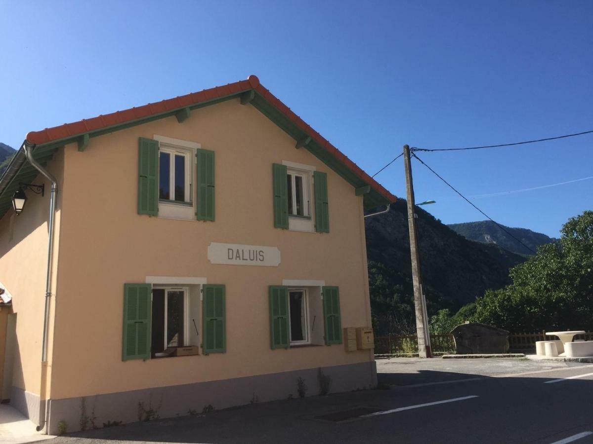 Gîte de la Fontaine Daluis Extérieur photo